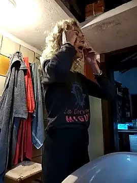 clarabell4 from StripChat