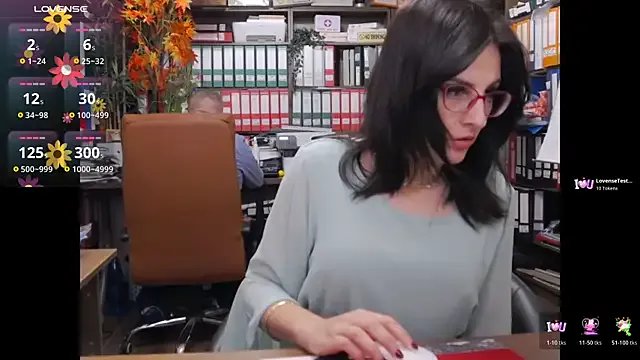 classyladyrellax from StripChat