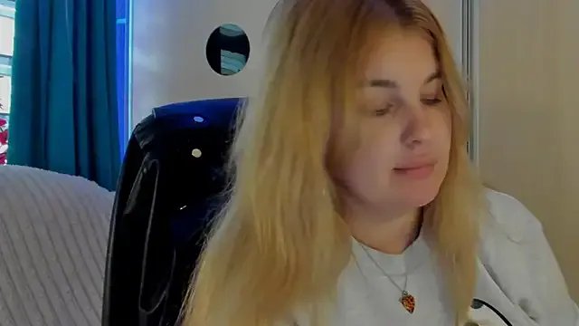 CoraSwon from StripChat