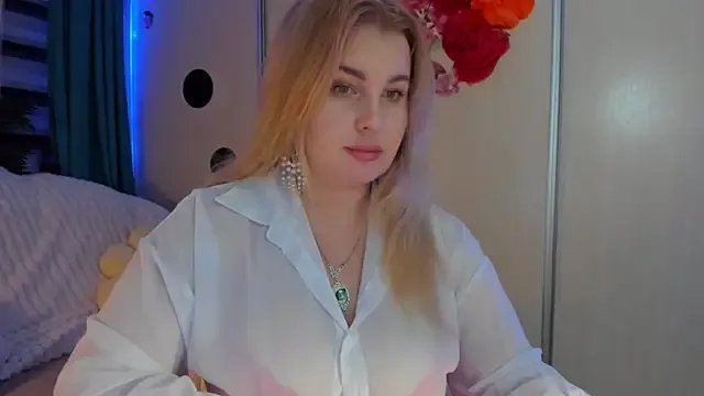 CoraSwon from StripChat