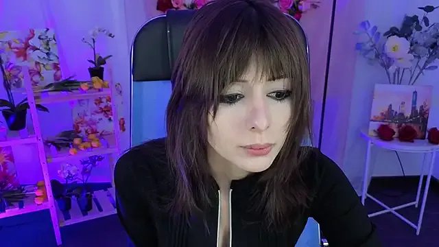 CrystallBloom from StripChat