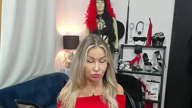 crystaLUX from StripChat