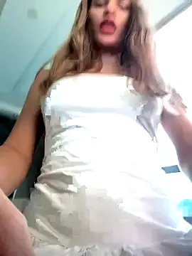 cuteluci_ from StripChat