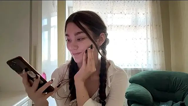 Cuteviola from StripChat