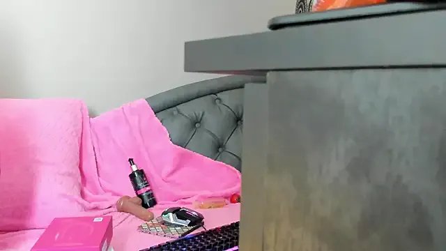 Dafne_Mel from StripChat