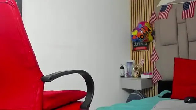 dafnnelewis from StripChat