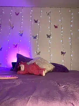 Daliila_11 from StripChat