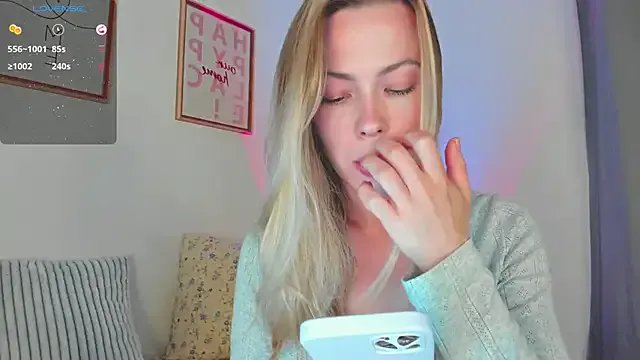 damn_cutie from StripChat