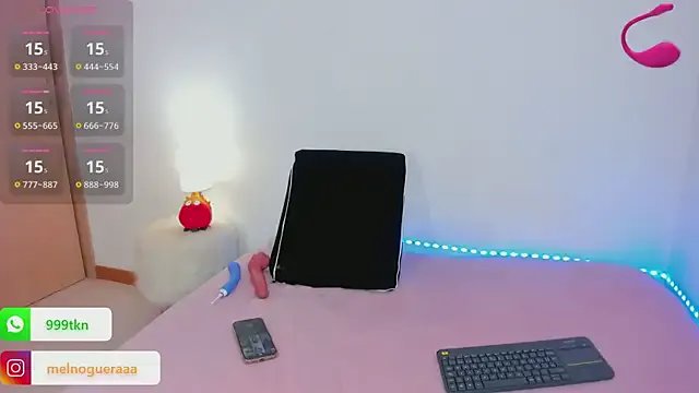 Danisaenz__ from StripChat