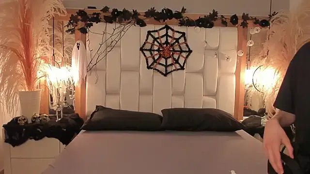 Daphne_And_Roger from StripChat