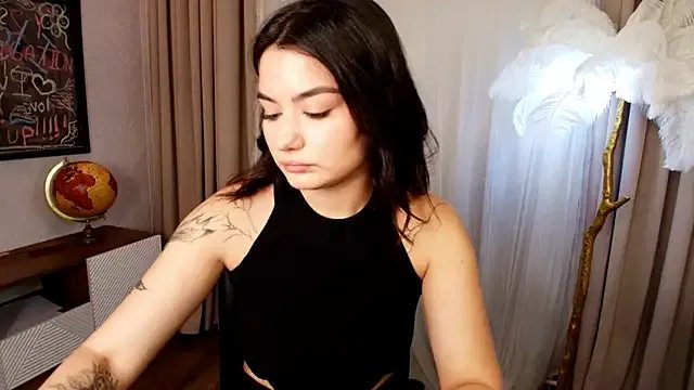 Dark_Moni from StripChat