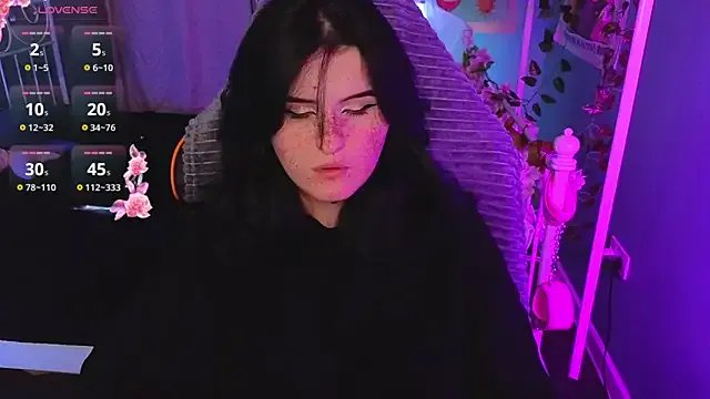 Dark_Shine from StripChat