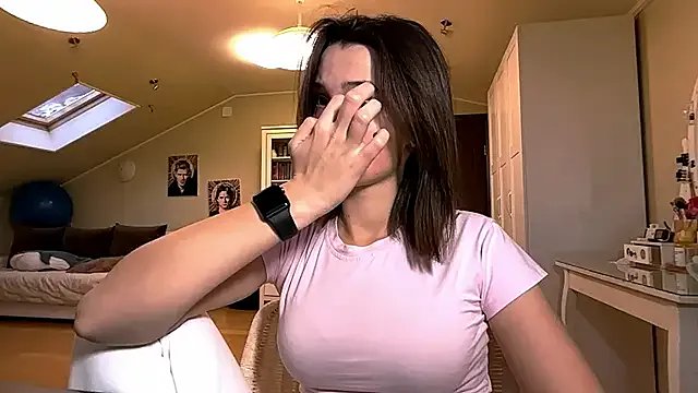 DarlineBrustera from StripChat