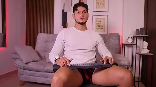 DaviesBrown from StripChat