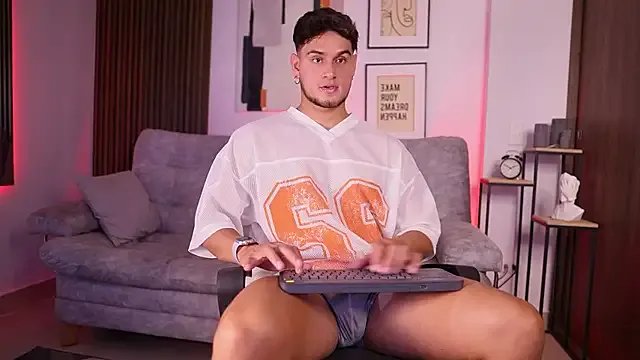 DaviesBrown from StripChat