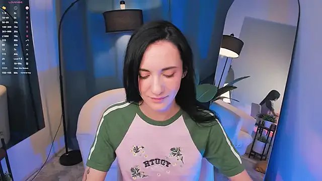 Dearly_kitty from StripChat