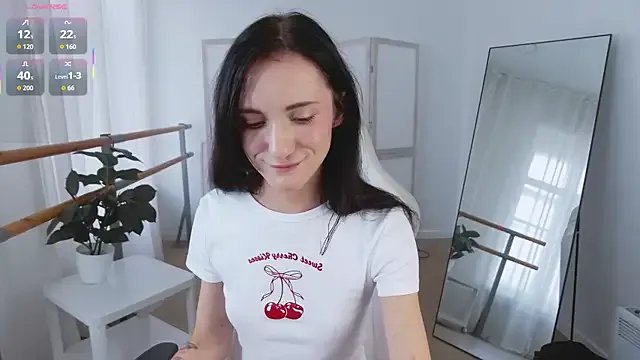 Dearly_kitty from StripChat