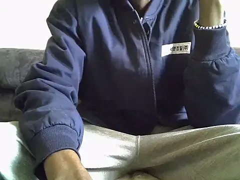 Delicious-D from StripChat