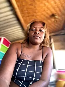 Dellah27 from StripChat