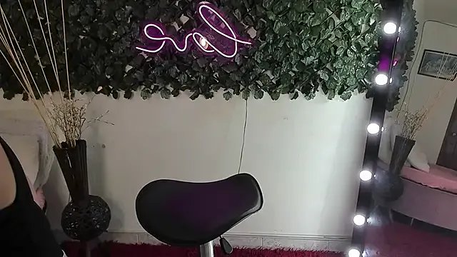 DestinyHills from StripChat