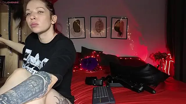 Devil_s_bride from StripChat