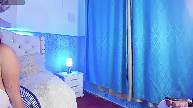 devorapollasmilf4u from StripChat