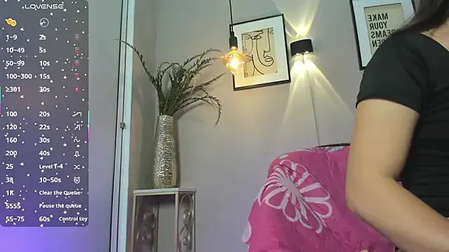 dulce_fiore07 from StripChat