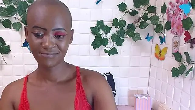 EbonyOlive69 from StripChat