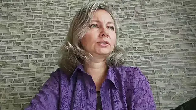 EdithManning from StripChat