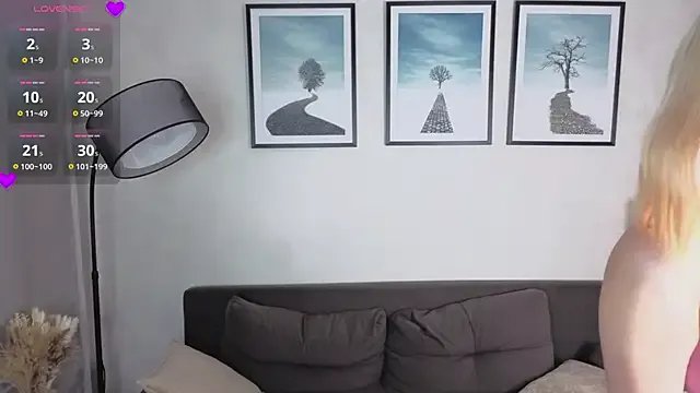 EdlaHewell from StripChat