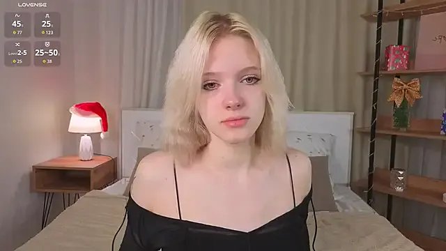 EdlaHewell from StripChat