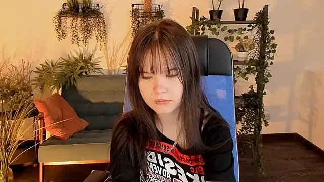  Elainebeness chat room