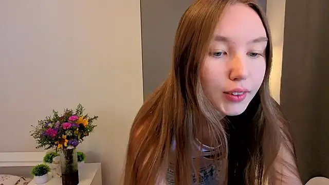 ElfredaTupy from StripChat