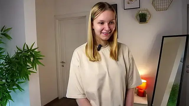 ElissaGlod from StripChat