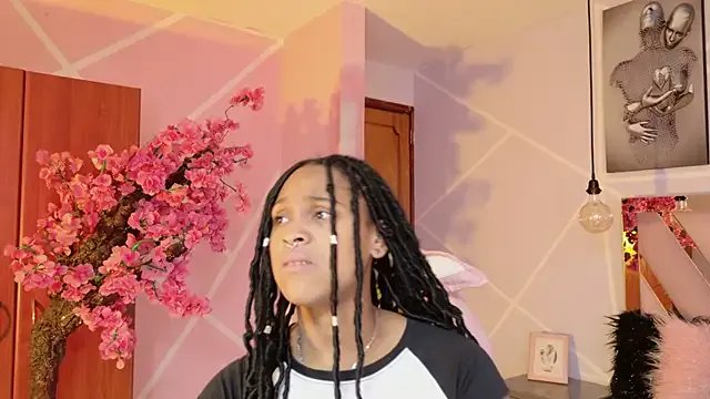 Elith_noa from StripChat