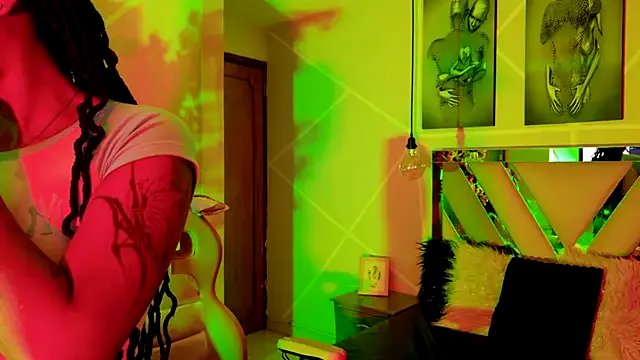 Elith_noa from StripChat