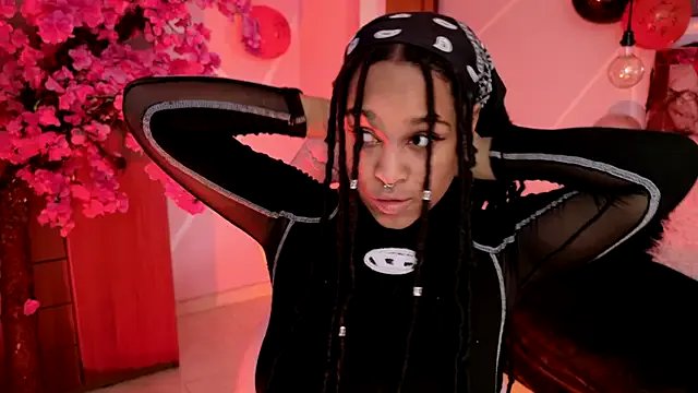 Elith_noa from StripChat