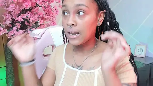 Elith_noa from StripChat