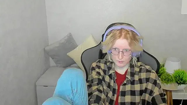 ElizabethHarpper from StripChat