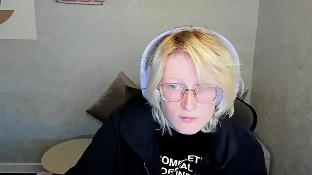 ElizabethHarpper from StripChat