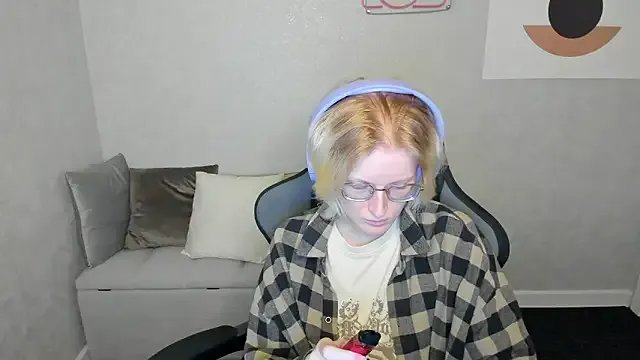 ElizabethHarpper from StripChat