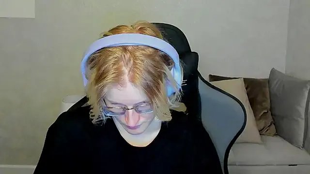 ElizabethHarpper from StripChat