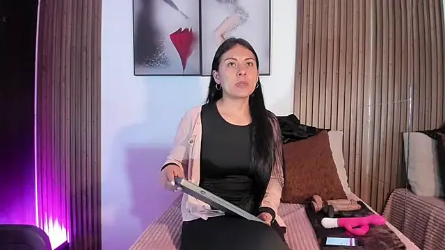 Ella_Rousse from StripChat