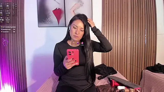 Ella_Rousse from StripChat