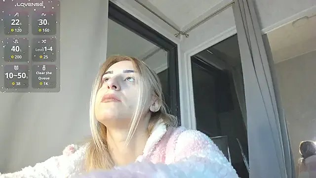 Ella_Vee from StripChat