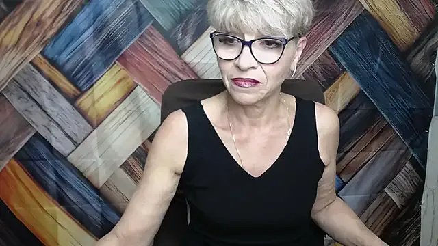 EllaBonito from StripChat