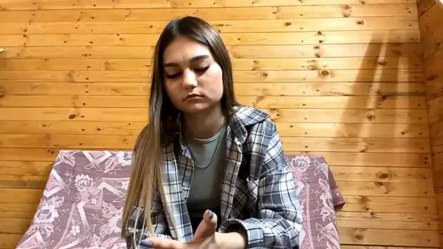 ellieluvureyes from StripChat is Freechat