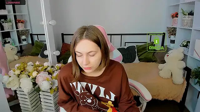 Elma_Lily from StripChat