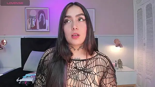 elodie_walker from StripChat