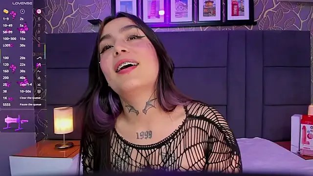 elodie_walker from StripChat